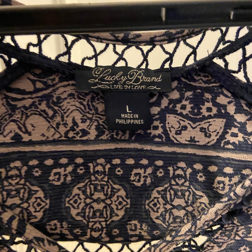 Patterned top - Picture 3 of 3